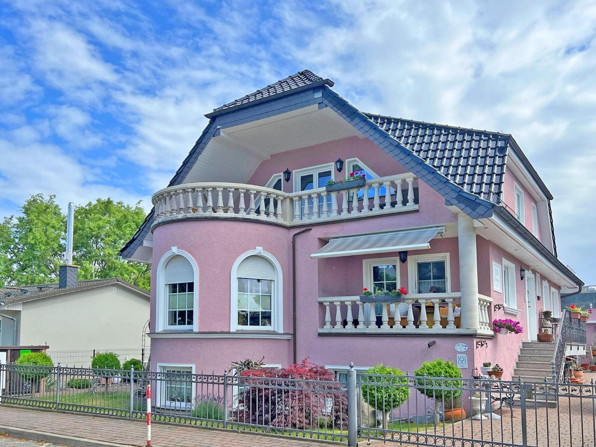 Villa Vivien Wohnung Bernstein Герен Екстер'єр фото